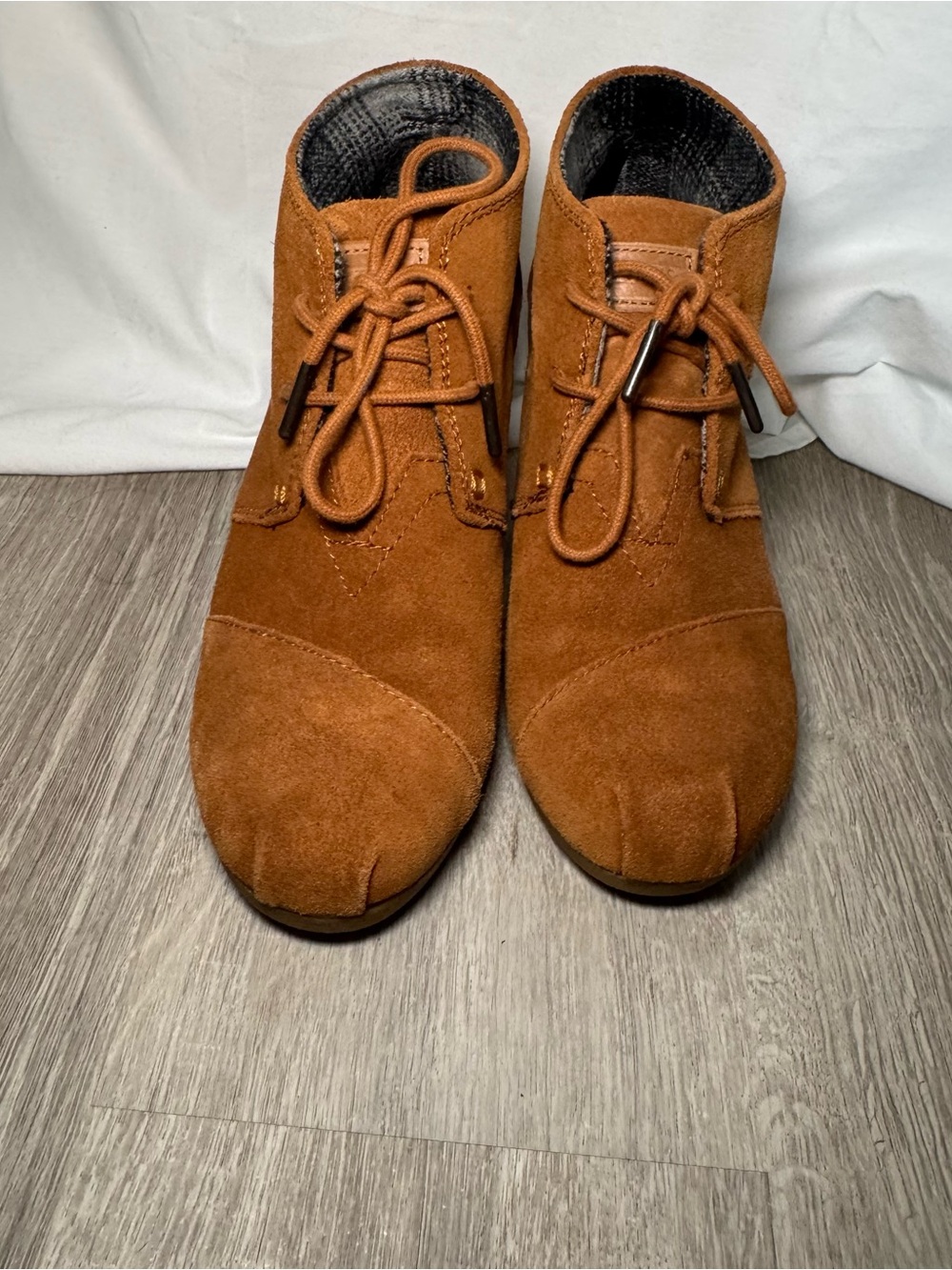 TOMS Suede Desert Wedge Booties Cognac Tan Brown Size 7.5